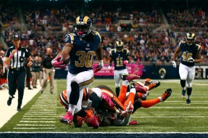 ST. LOUIS, MO - OCTOBER 25: Todd Gurley #30 of the St. Louis Rams scores a touchdown in the fourth quarter against the Cleveland Browns at the Edward Jones Dome on October 25, 2015 in St. Louis, Missouri. (Photo by Dilip Vishwanat/Getty Images)